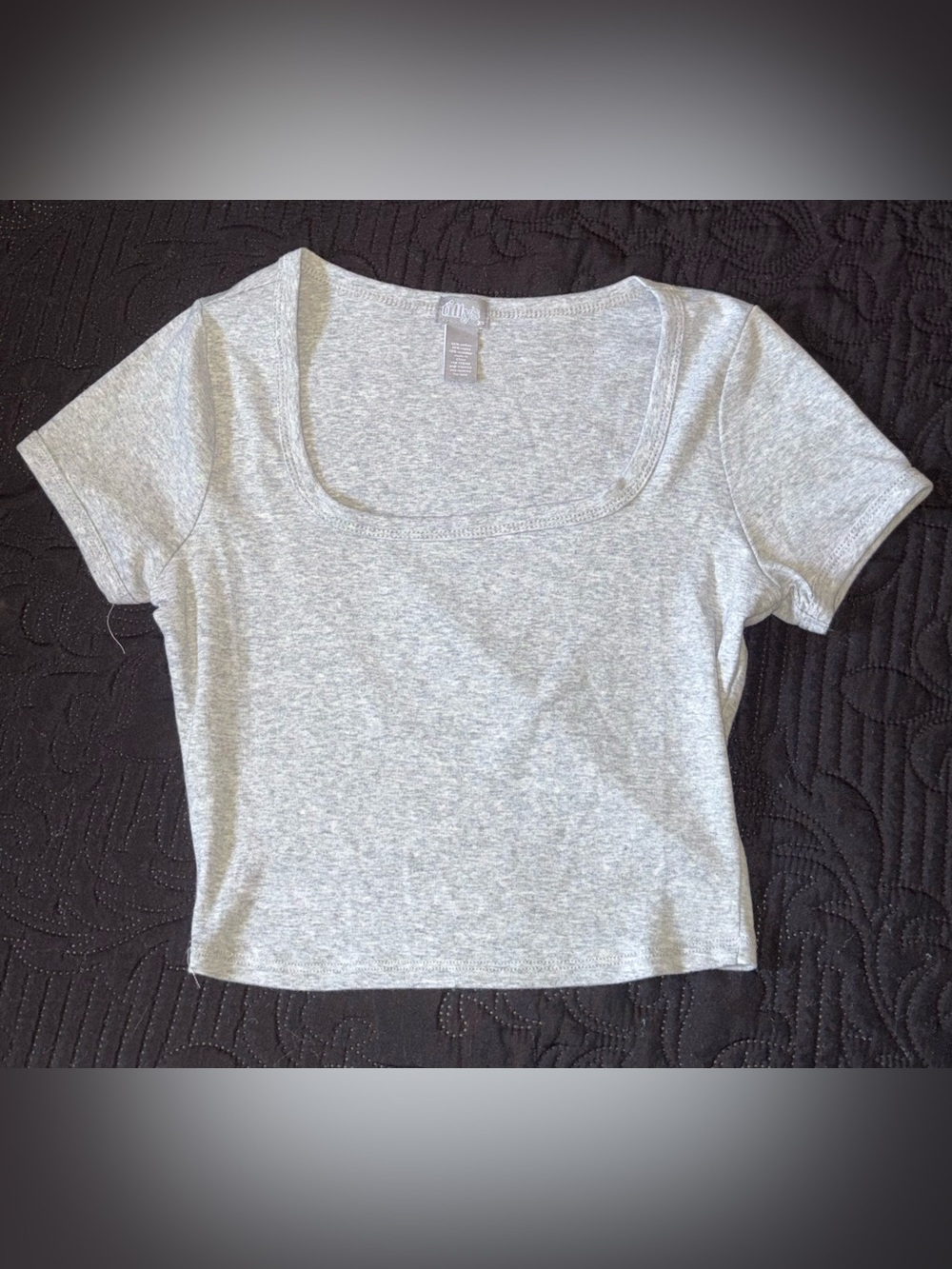 Tilly's Light Gray Scoop Neck Short Sleeve Crop Top Size XS